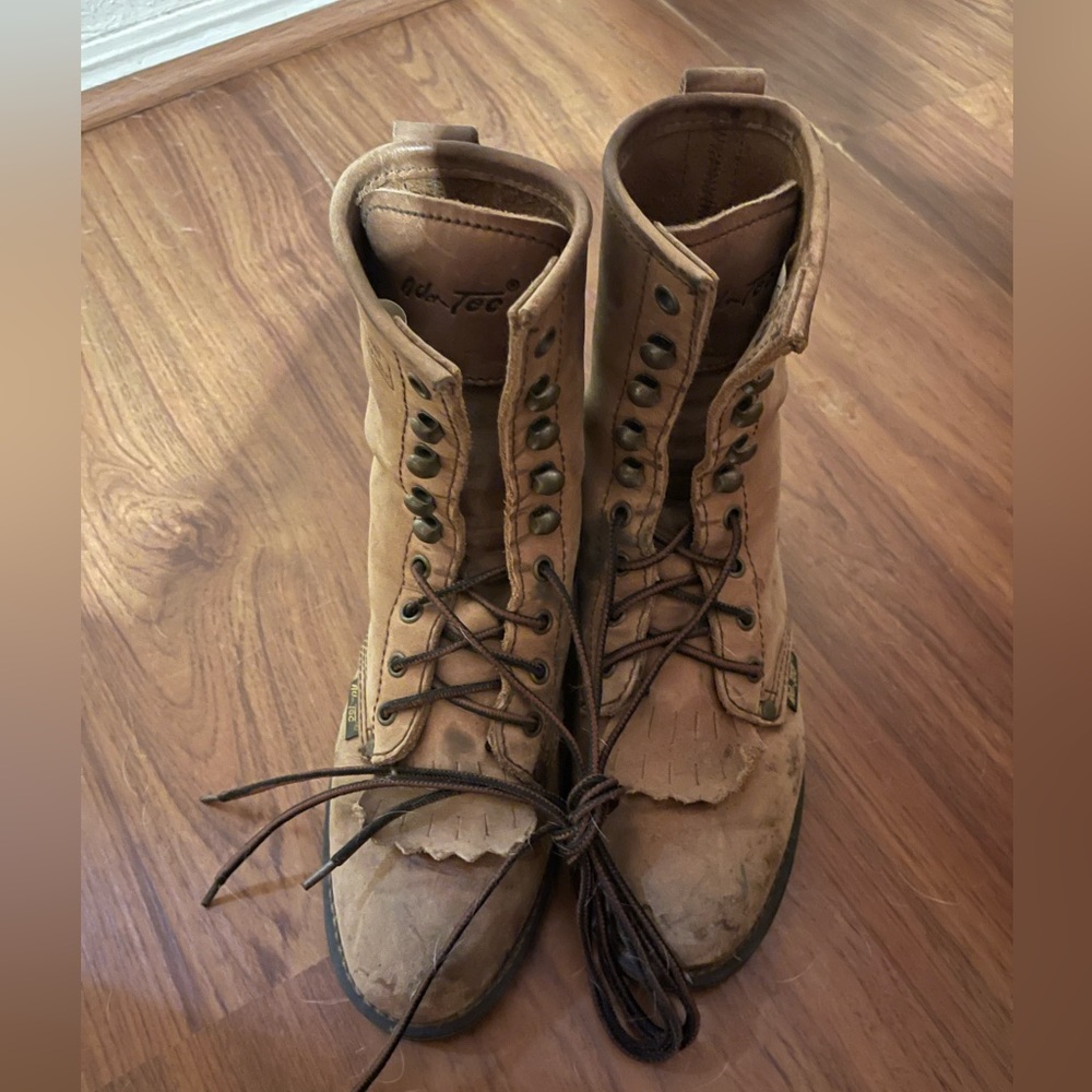 Women's Lace Up Boots - Tan